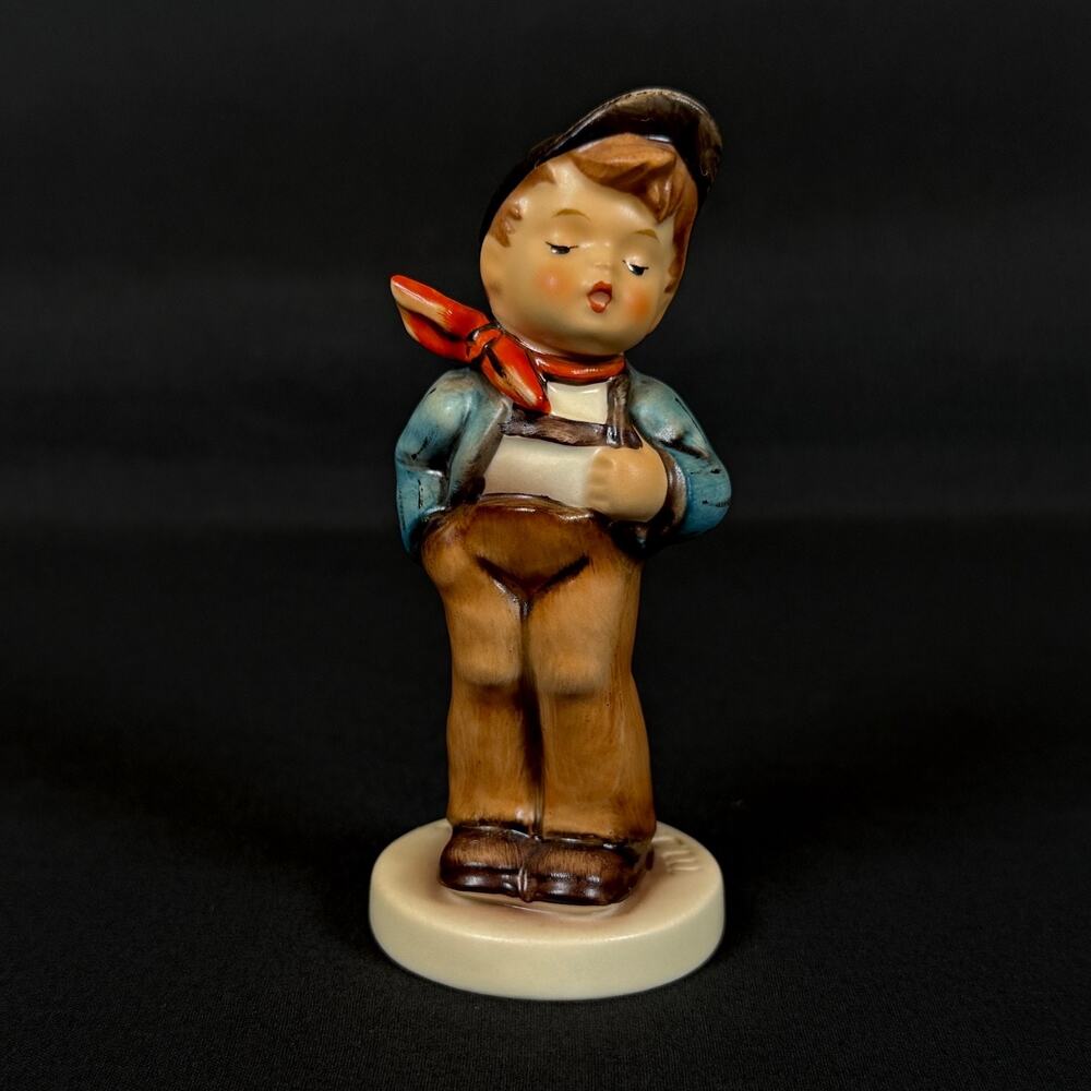 Goebel Hummel Figurine 1992/93 Club Edition 1989 #560 LUCKY FELLOW 3.5" Tall